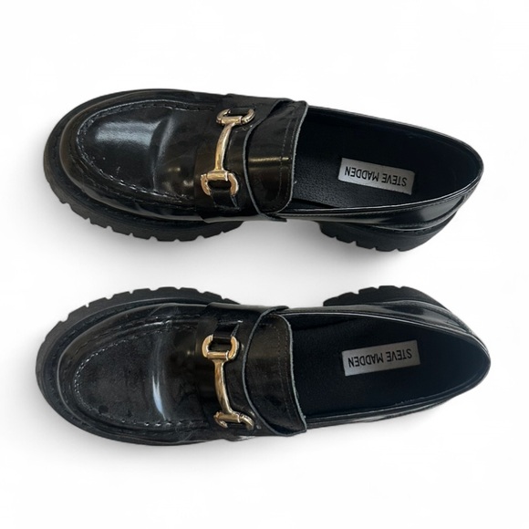Steve Madden - Black Leather Loafers with Gold Chain Accent (Size 9.5) - Picture 4 of 5
